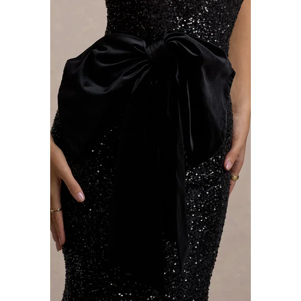 Adee | Robe Mi-Longue Noire en Velours à Col Halter avec Nœud