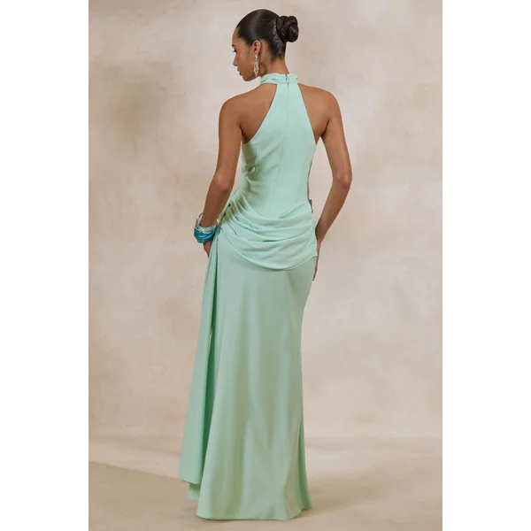 Aevina | Robe longue menthe en satin à encolure asymétrique et détail écharpe