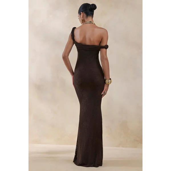 Afina | Robe longue en dentelle marron à encolure asymétrique