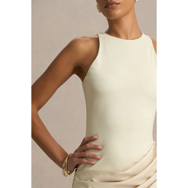 Akari | Robe longue crème à encolure ras-du-cou avec jupe en satin