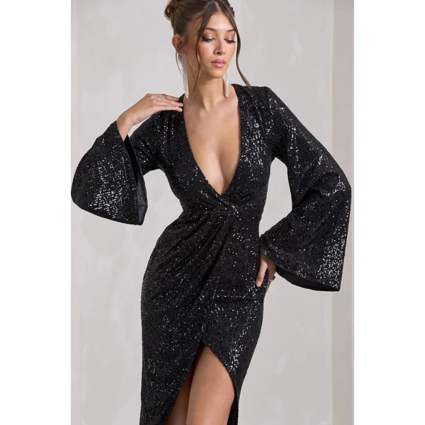 Amber | Robe mi-longue noire à sequins avec manches cape et fente sur le devant