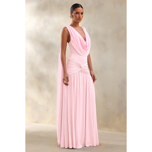 Amelisse | Robe longue rose clair à décolleté plongeant et détails froncés