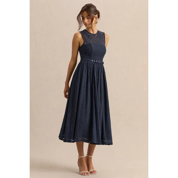 Anabella | Robe mi-longue bleu marine en dentelle à encolure haute avec ceinture