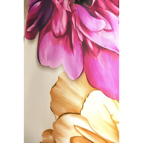 Anastasia | Robe Longue Asymétrique à Grand Imprimé Floral avec Détail Froncé