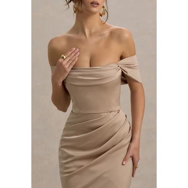 Annie | Robe Longue Champagne en Satin à Décolleté Bardot avec Jupe Drapée à Fente