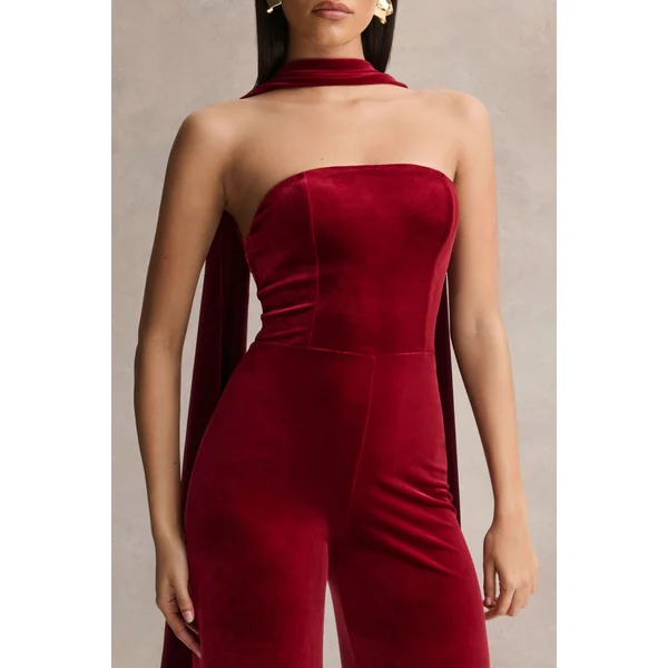 Arcane | Combinaison bordeaux en velours à encolure bandeau avec écharpe
