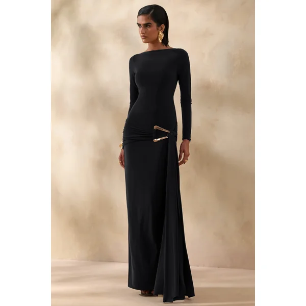 Astrielle | Robe longue noire à encolure large avec détail doré et écharpe