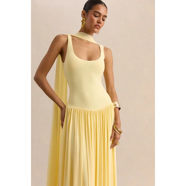 Aurina | Robe longue citron à encolure carrée avec cape
