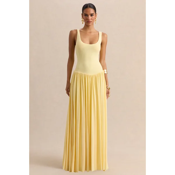 Aurina | Robe longue citron à encolure carrée avec cape