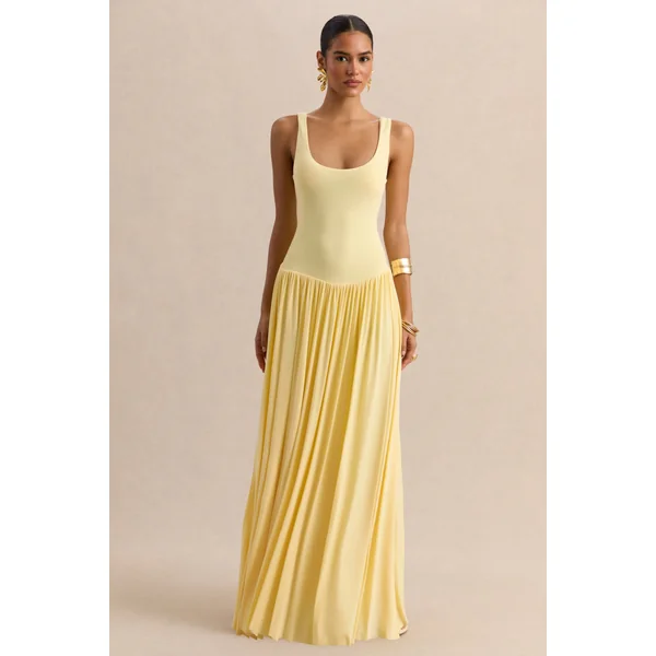 Aurina | Robe longue citron à encolure carrée avec cape