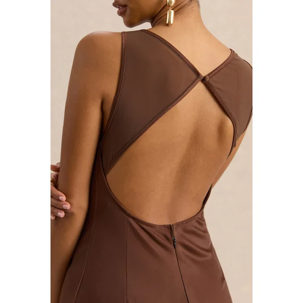 Avessia | Robe longue marron en satin avec col rond et détails en tissu transparent
