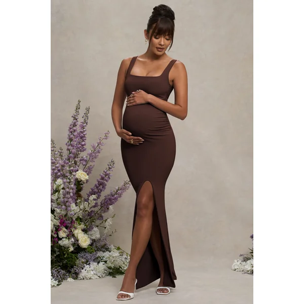 Avril | Robe longue de maternité marron à encolure carrée avec fente