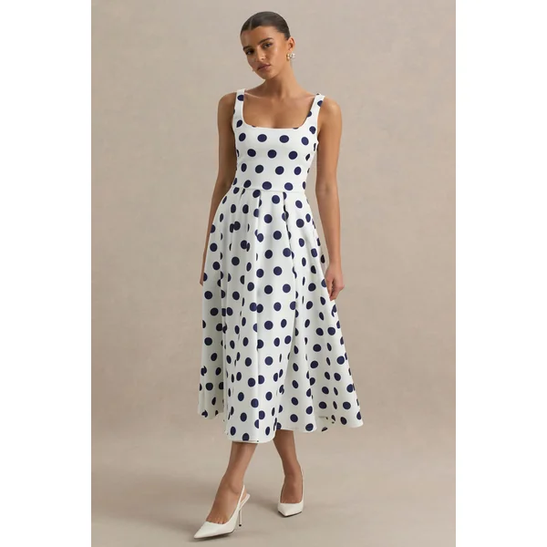 Berta | Robe mi-longue blanche à pois bleu marine et encolure carrée