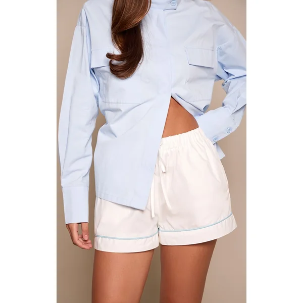 Blanc Short Rayé À Détail De Passepoil Contrasté