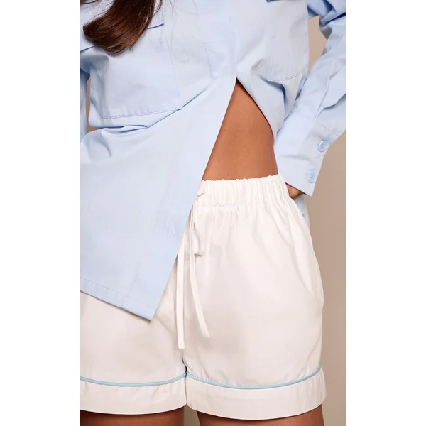 Blanc Short Rayé À Détail De Passepoil Contrasté