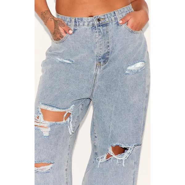 Bleu Clair Délavé Prettylittlething Plus Jean Mom Délavage Clair Déchiré