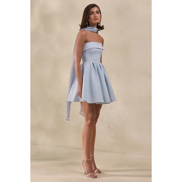Bruna | Mini-robe patineuse bleue à décolleté bandeau