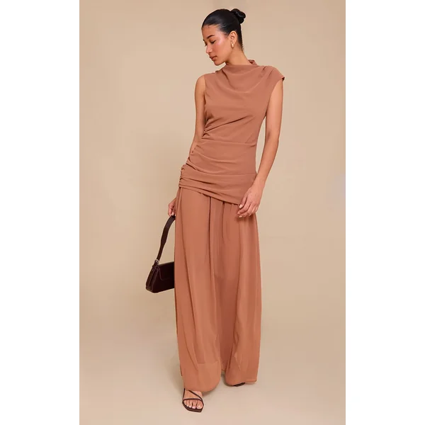 Café Au Lait Robe Longue Sans Manches En Mousseline Froncée À Taille Basse