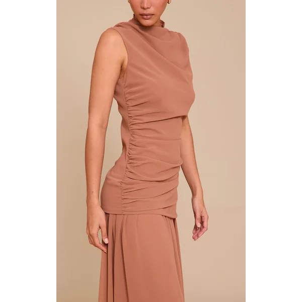 Café Au Lait Robe Longue Sans Manches En Mousseline Froncée À Taille Basse