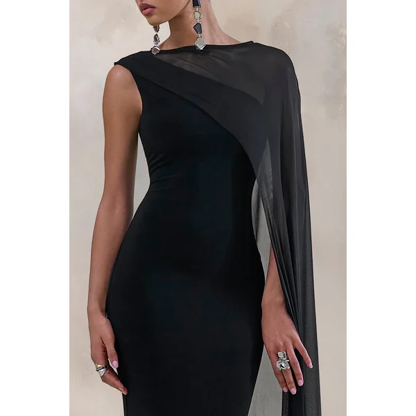 Caloria | Robe mi-longue noire à encolure asymétrique avec cape en mesh