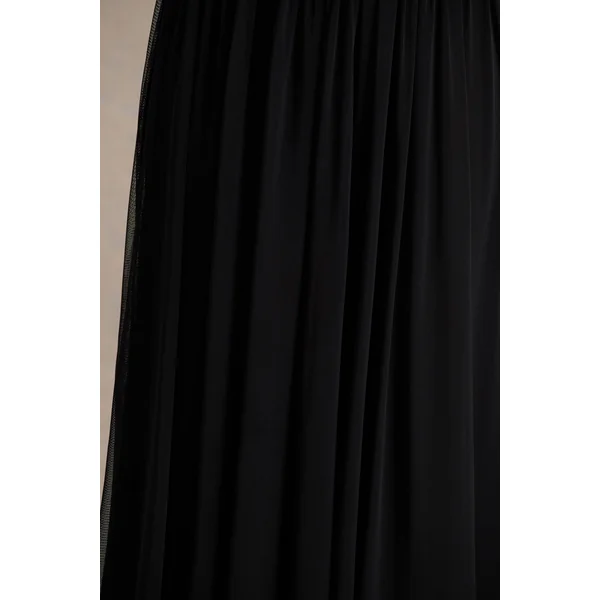 Camila | Robe longue noire à encolure ronde avec taille basse et jupe plissée