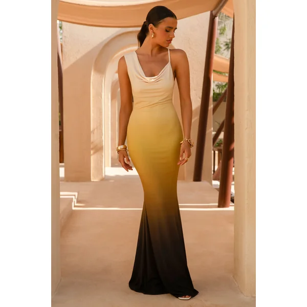 Casey | Robe longue à encolure asymétrique drapée et imprimé ombré jaune