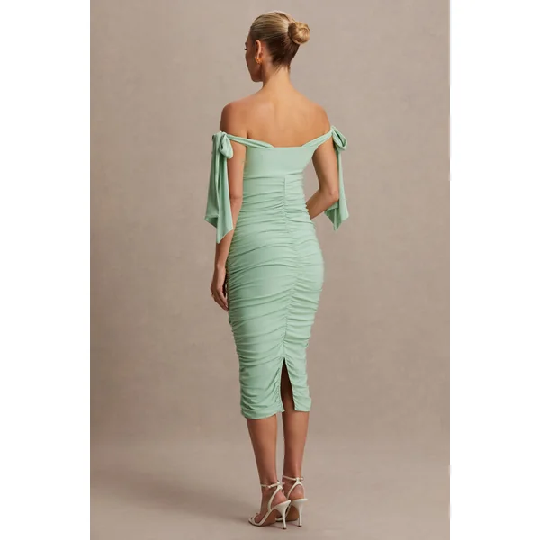 Chandelier | Robe mi-longue de maternité vert clair à encolure bardot avec détails nœud