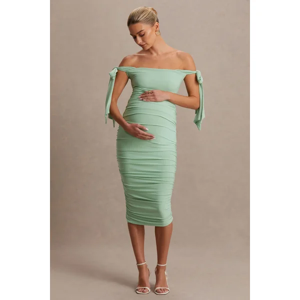 Chandelier | Robe mi-longue de maternité vert clair à encolure bardot avec détails nœud