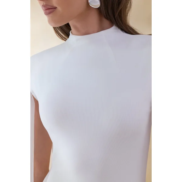 Chantelle | Robe longue blanche à col montant avec taille basse et manches cape