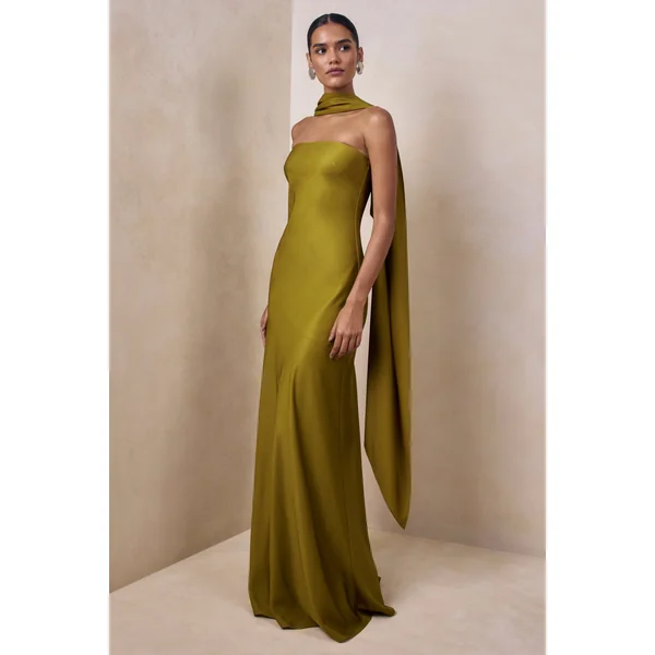 Charly | Robe longue en satin olive à encolure bandeau avec écharpe