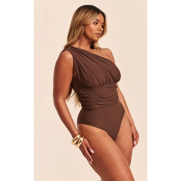 Chocolat Maillot De Bain Échancré Une Épaule Froncé Sculptant