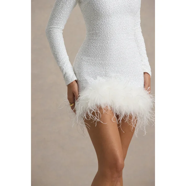 Claudia | Mini-robe blanche à sequins avec encolure ronde ourlet en plumes et manches longues