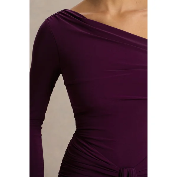 Clover | Robe longue bordeaux à encolure asymétrique avec drapé et nœud