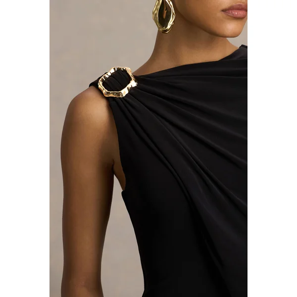 Cressida | Robe longue noire à encolure asymétrique avec cape
