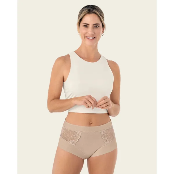 Culotte classique avec détails latéraux en dentelle