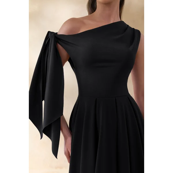 Daring | Robe mi-longue noire à encolure asymétrique avec détail noué