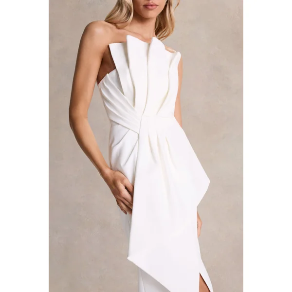 Dreamy Whispers | Robe Longue Fendue à Volants Sans Bretelles Crème