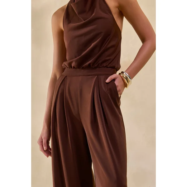 Elisra | Combinaison marron en satin à col dos nu