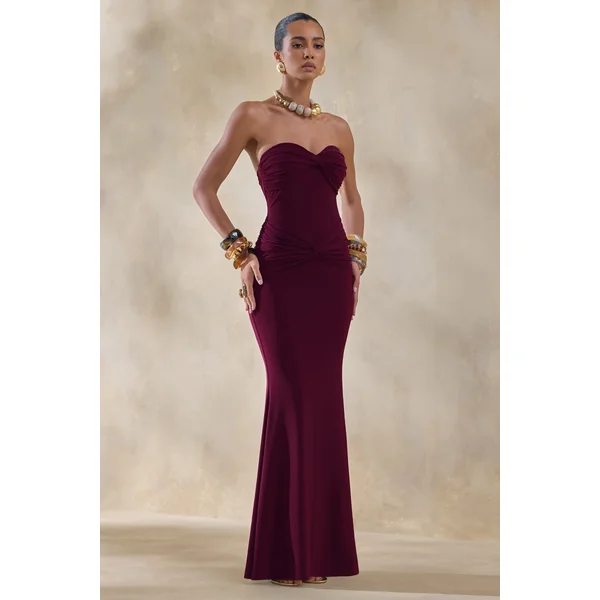 Elodia | Robe longue bordeaux à décolleté bandeau avec détails froncés