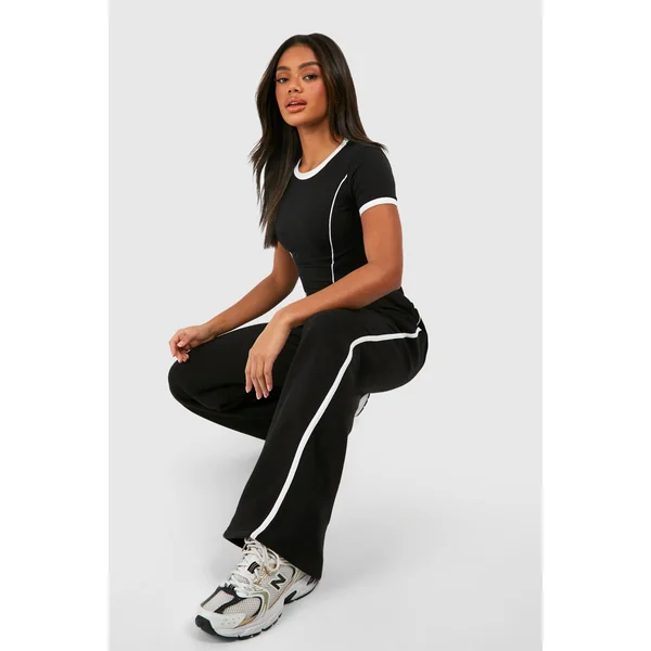 Ensemble T-shirt à détail de passepoil et joggeurs à jambe droite