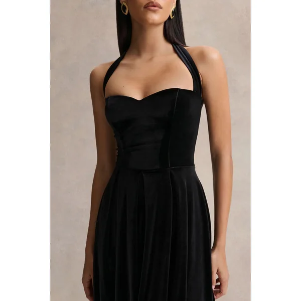 Esmeray | Robe mi-longue noire en velours à décolleté cœur