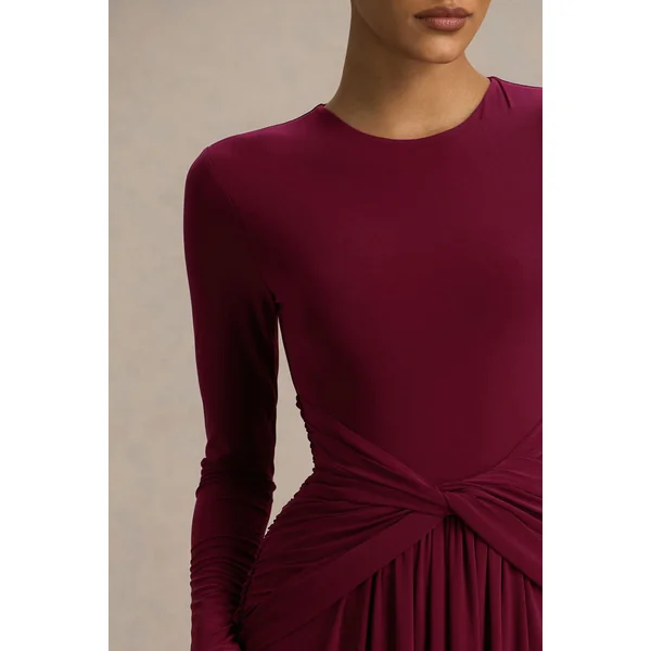 Estrella | Robe longue à haute encolure bordeaux avec détails froncés