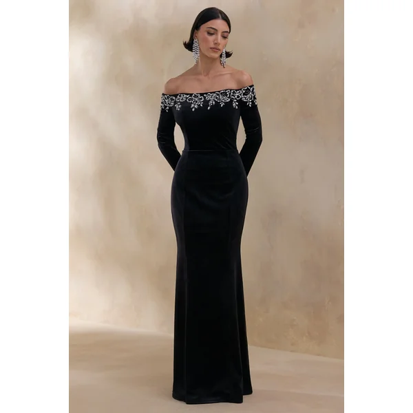 Fern | Robe longue noire en velours à décolleté bardot orné