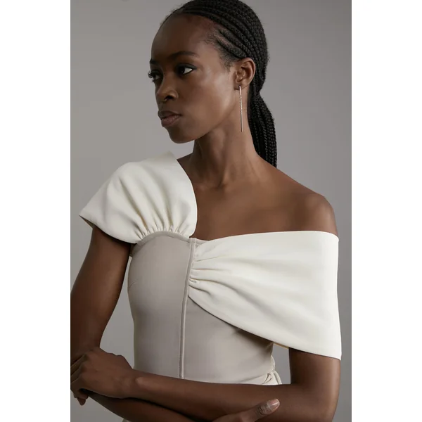 Figure Form Bandage Knit Haut à Bretelles Asymétriques