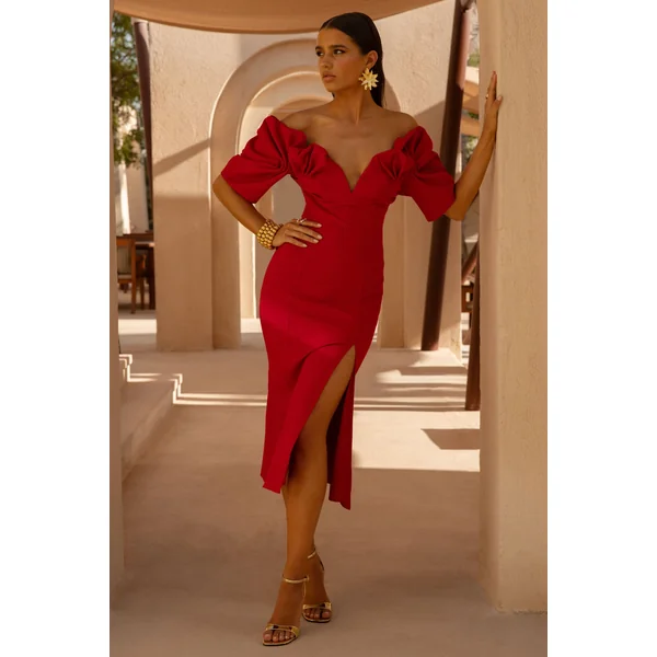 Fiona | Robe mi-longue rouge à décolleté plongeant et fente