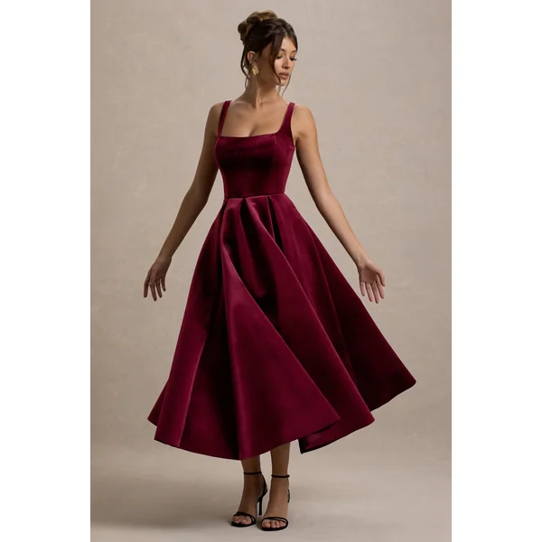 Francisca | Robe Mi-Longue à Bretelles en Velours Baies avec Longueur Volumineuse