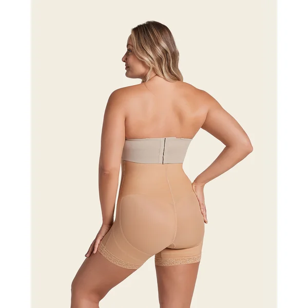 Gaine courte avec rembourrage des fesses