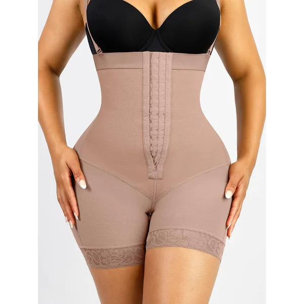 Gaine Latex en Dentelle, Rehausse Fessier | À commander sur Mon Ventre Plat
