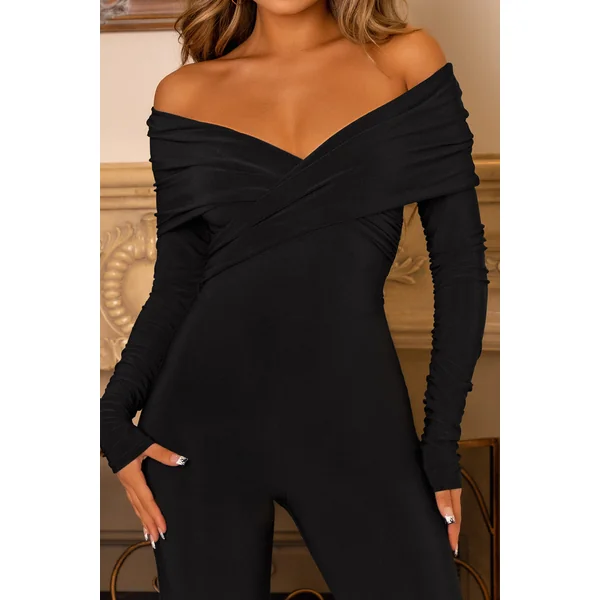 Hand On Heart | Combinaison Bardot noire torsadée sur le devant avec manches longues