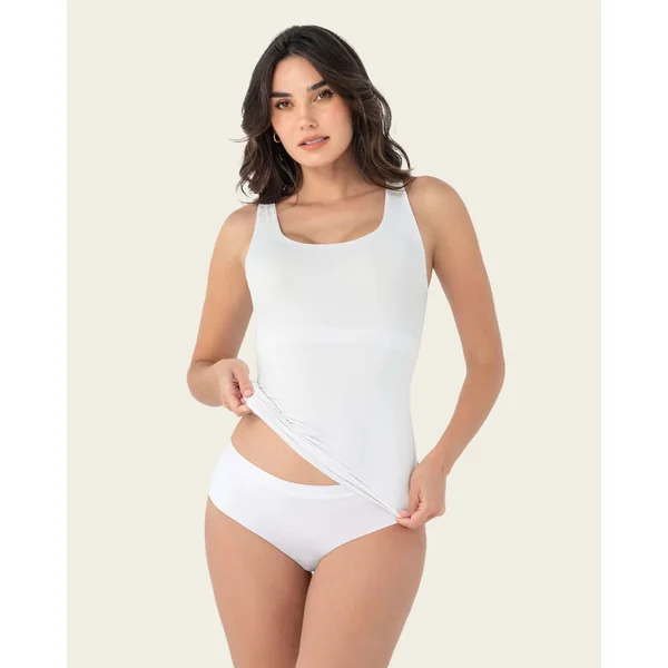 Haut à contrôle modéré avec double couche sur l'abdomen